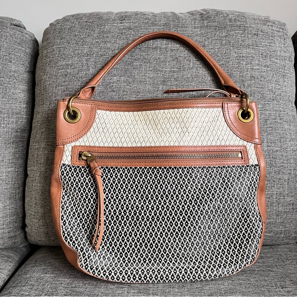 Fossil Karli Style Hobo Bag Purse Black White Tan Beige Woven Pattern